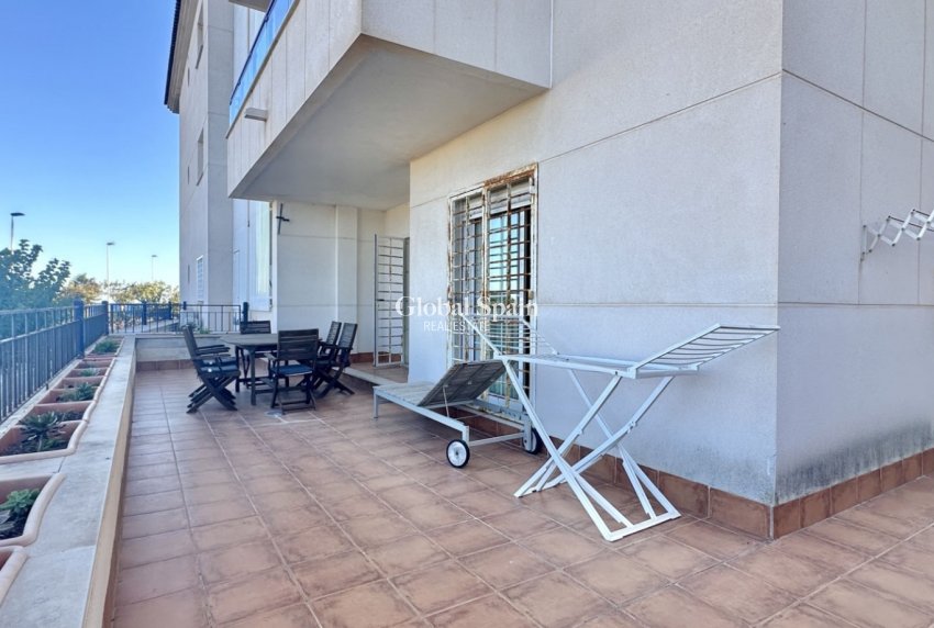 Venta - APARTAMENTO -
MIL PALMERAS  - Costa Blanca