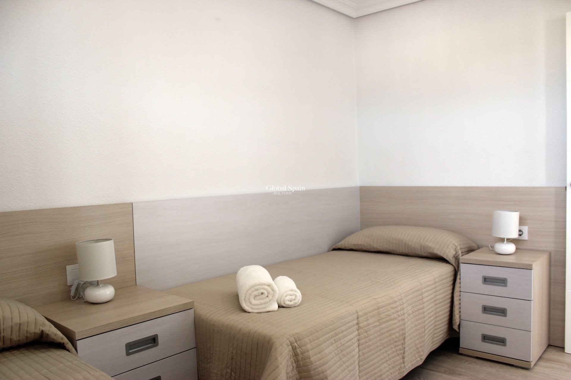 Venta - APARTAMENTO -
MIL PALMERAS  - Costa Blanca