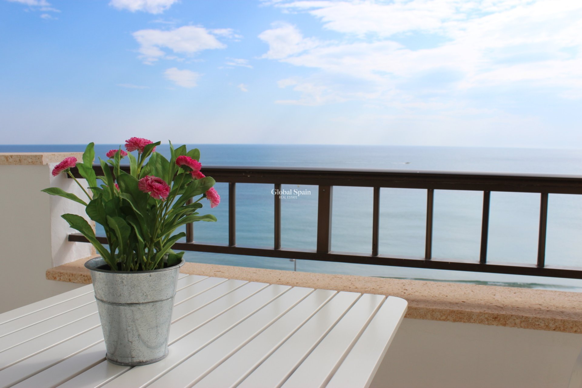 Venta - APARTAMENTO -
MIL PALMERAS  - Costa Blanca