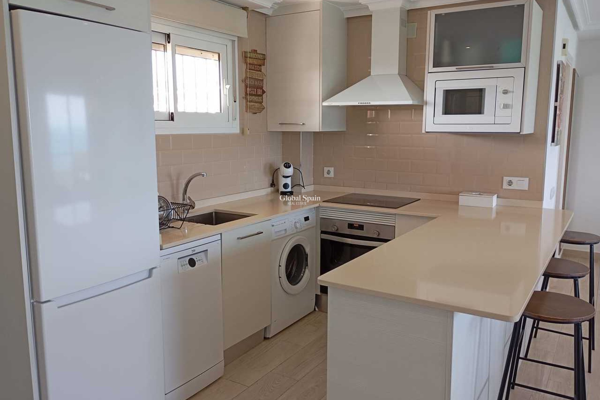 Venta - APARTAMENTO -
MIL PALMERAS  - Costa Blanca