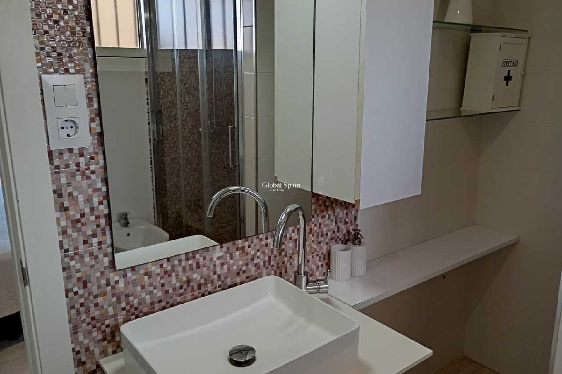 Venta - APARTAMENTO -
MIL PALMERAS  - Costa Blanca