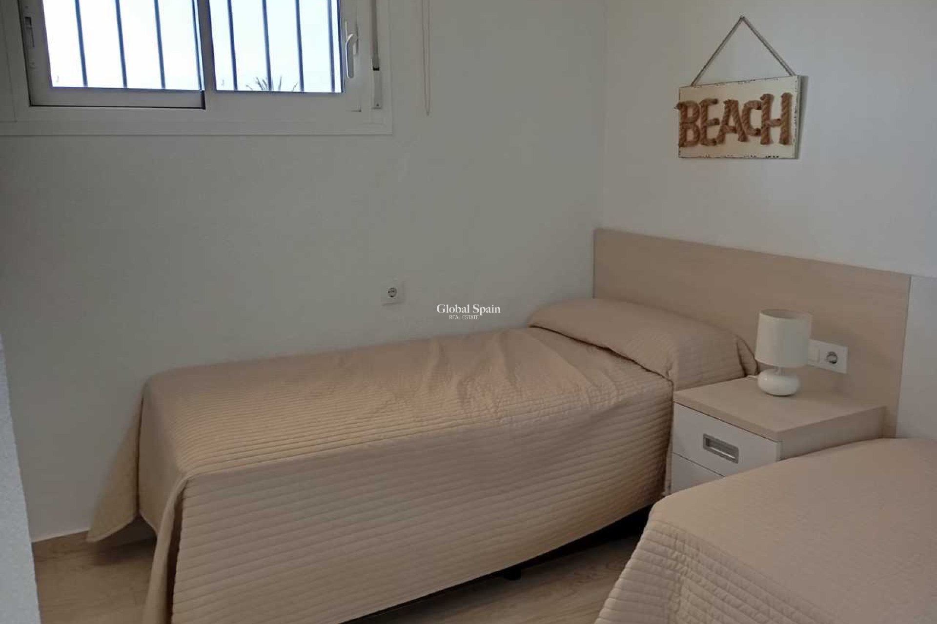Venta - APARTAMENTO -
MIL PALMERAS  - Costa Blanca