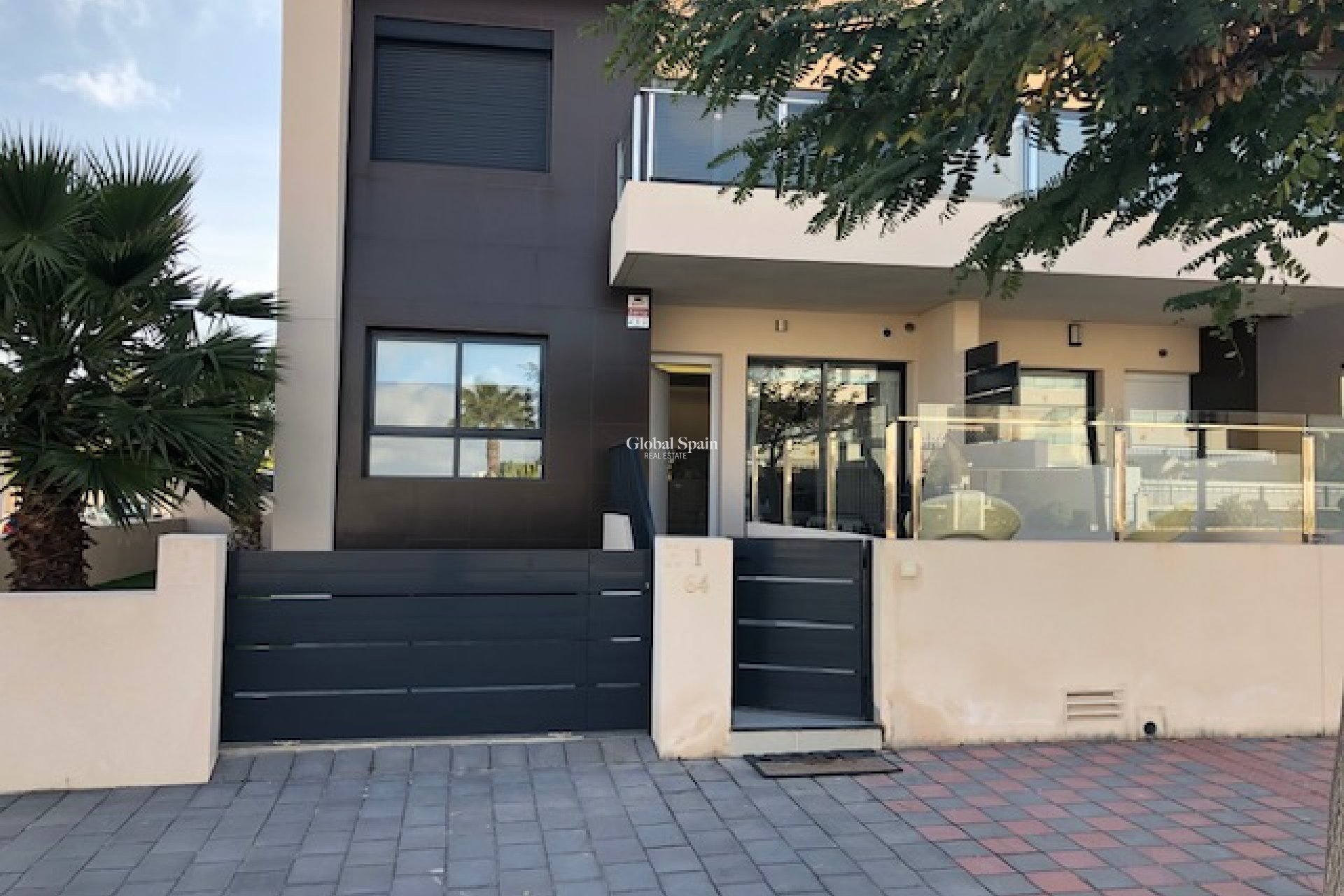 Venta - APARTAMENTO -
MIL PALMERAS 