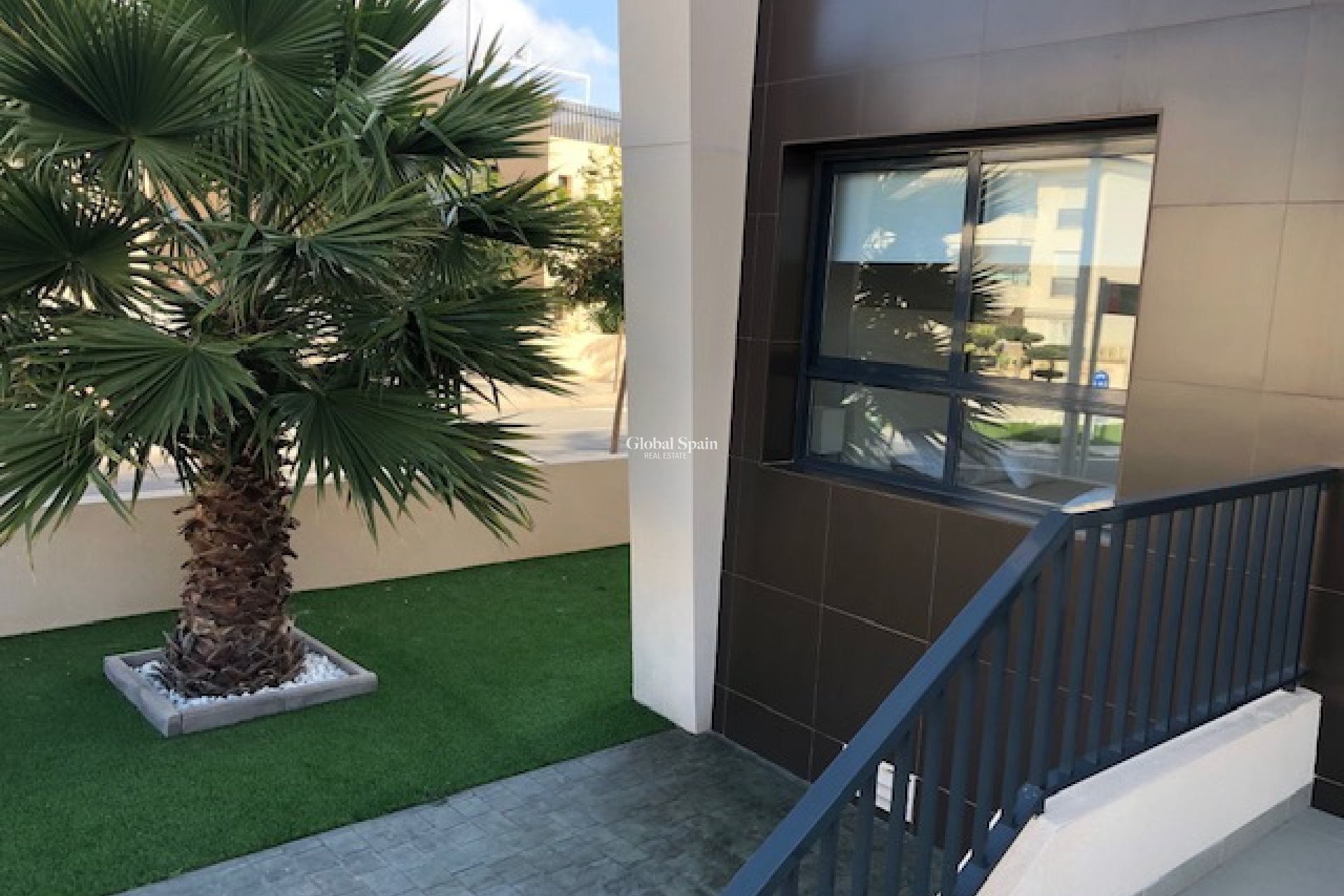 Venta - APARTAMENTO -
MIL PALMERAS 