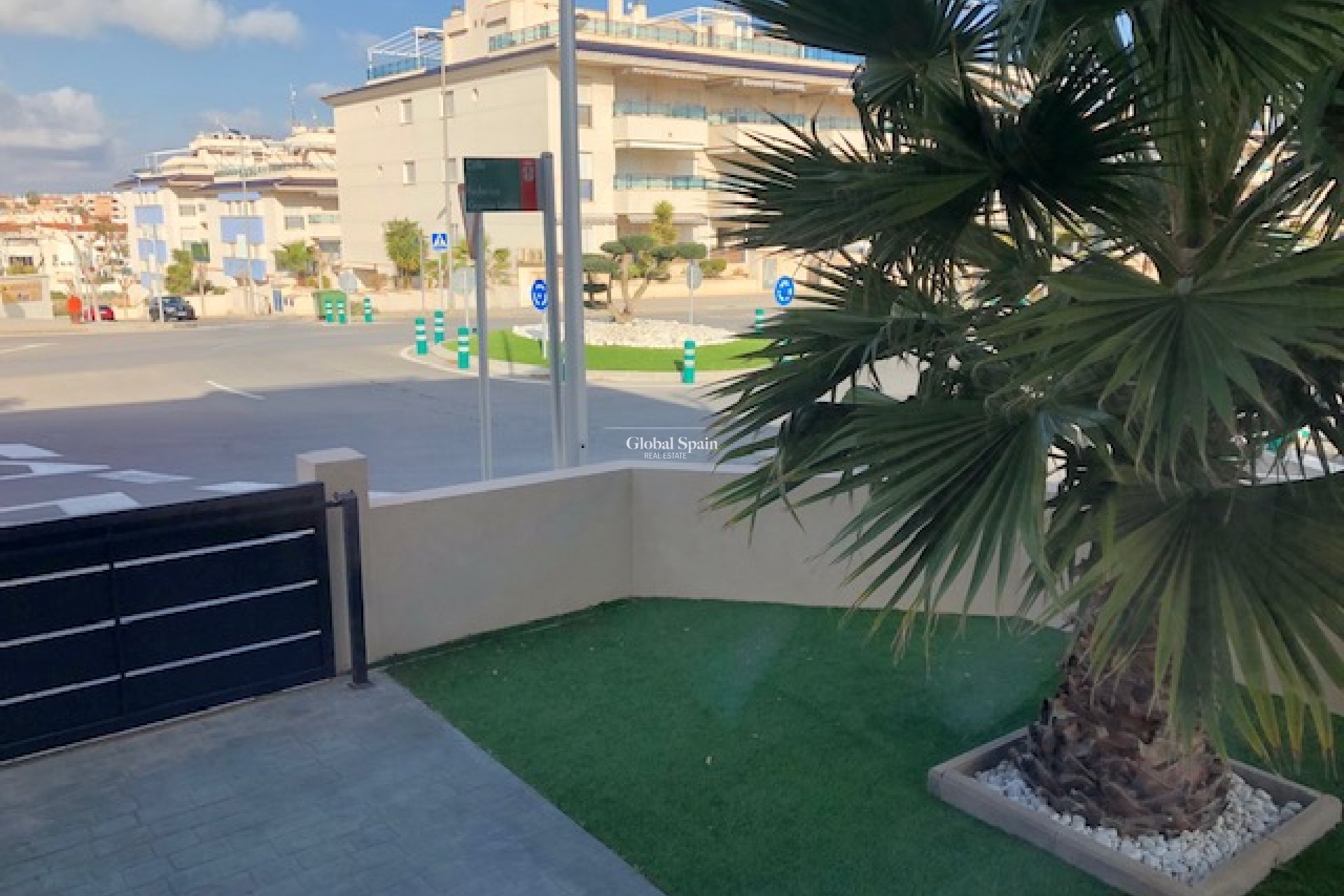 Venta - APARTAMENTO -
MIL PALMERAS 