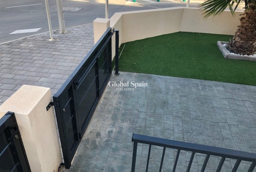 Venta - APARTAMENTO -
MIL PALMERAS 