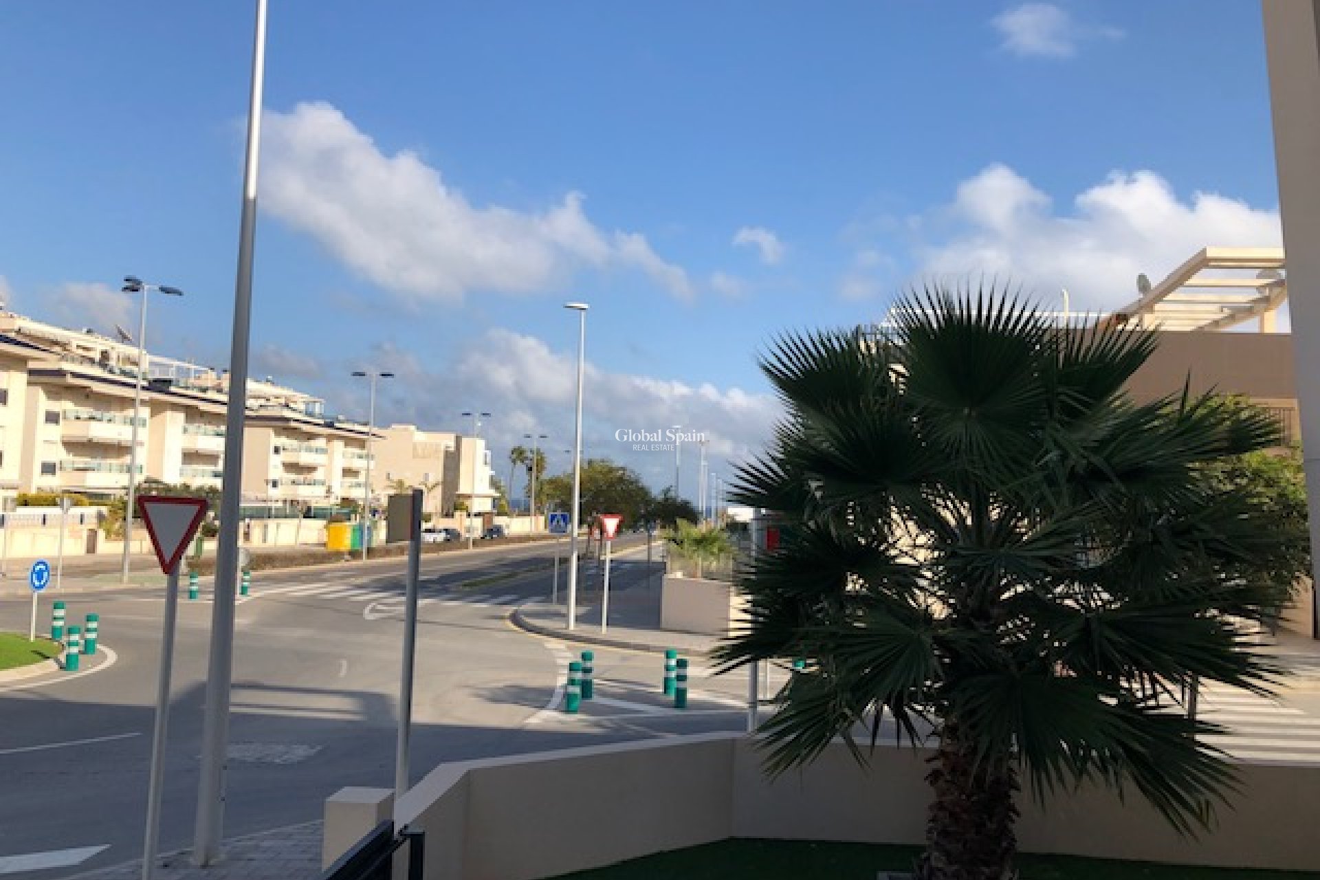 Venta - APARTAMENTO -
MIL PALMERAS 