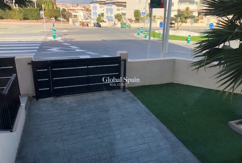 Venta - APARTAMENTO -
MIL PALMERAS 