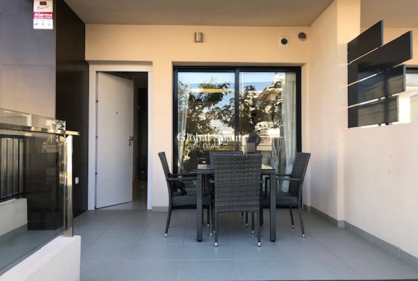 Venta - APARTAMENTO -
MIL PALMERAS 