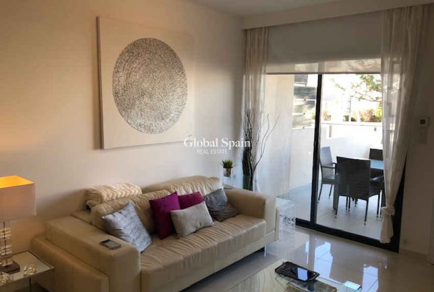 Venta - APARTAMENTO -
MIL PALMERAS 