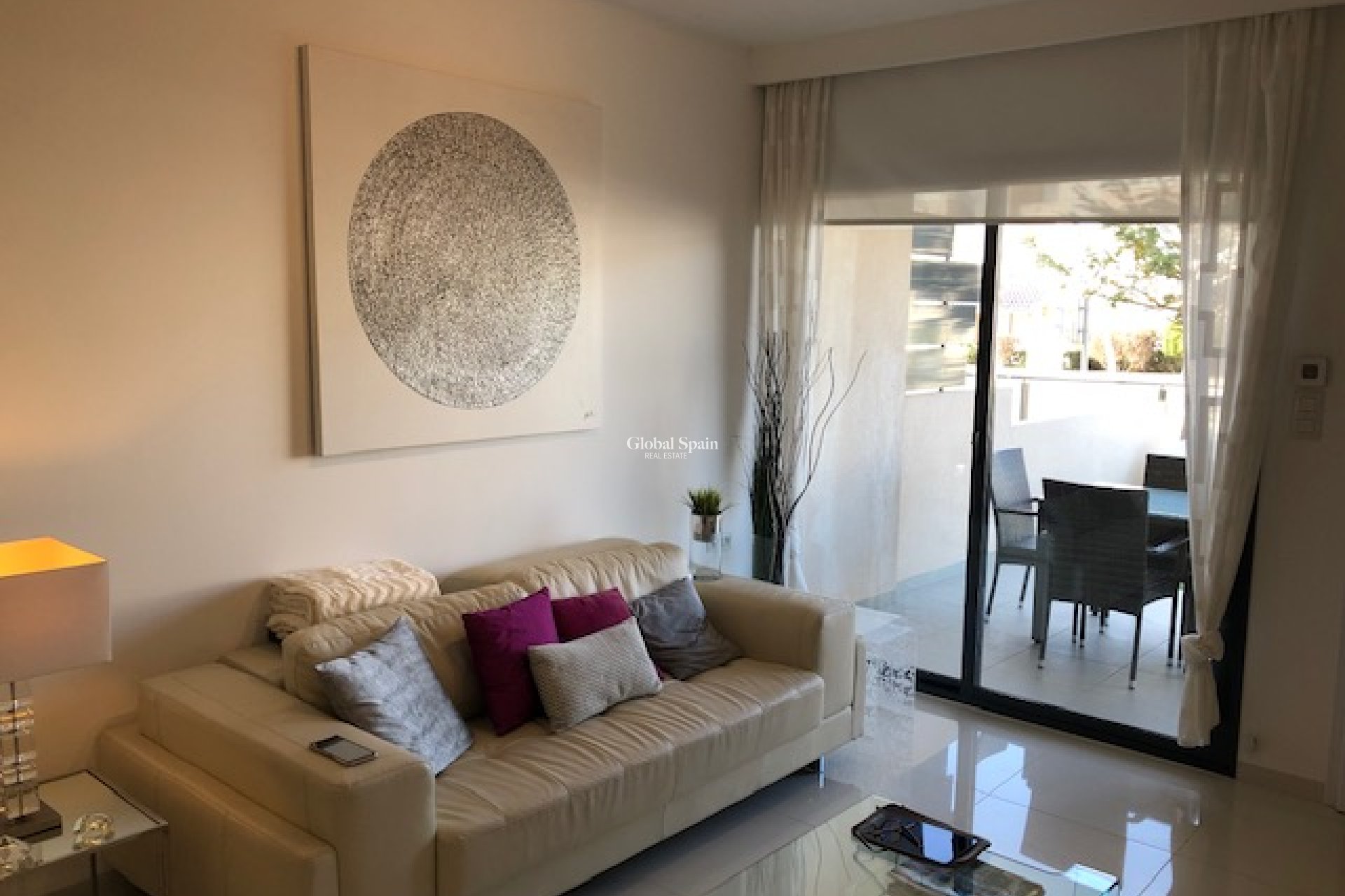 Venta - APARTAMENTO -
MIL PALMERAS 