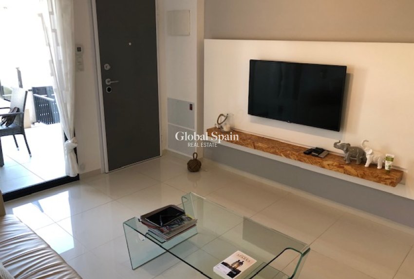 Venta - APARTAMENTO -
MIL PALMERAS 