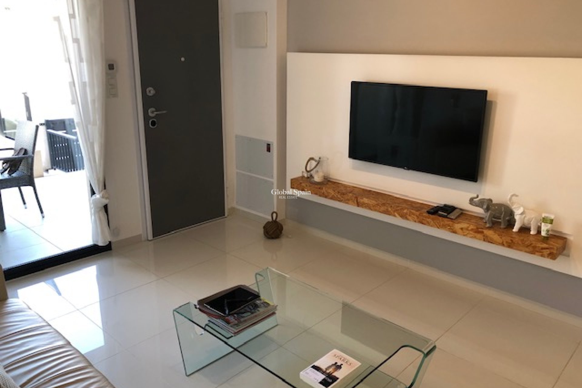 Venta - APARTAMENTO -
MIL PALMERAS 