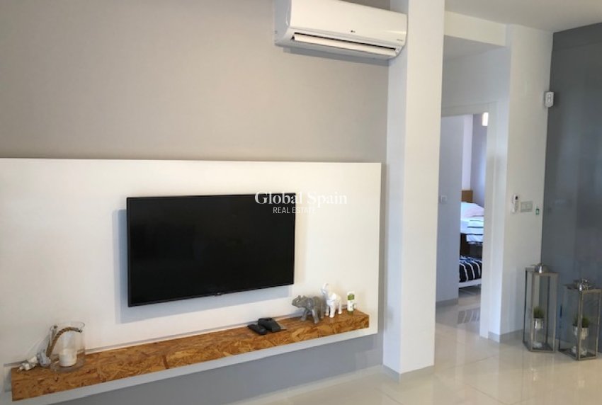 Venta - APARTAMENTO -
MIL PALMERAS 