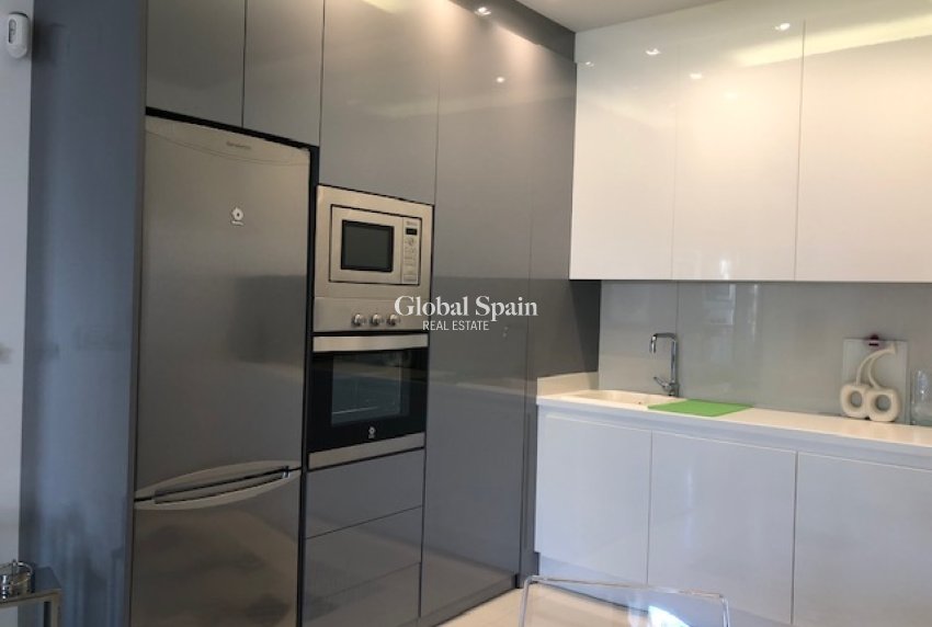 Venta - APARTAMENTO -
MIL PALMERAS 
