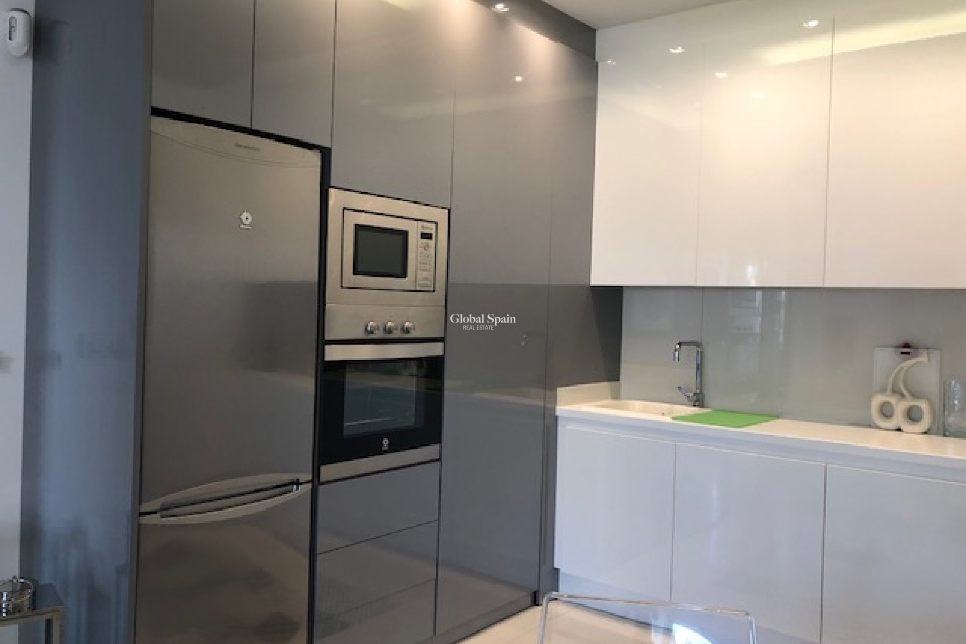 Venta - APARTAMENTO -
MIL PALMERAS 