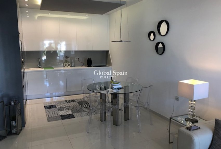 Venta - APARTAMENTO -
MIL PALMERAS 