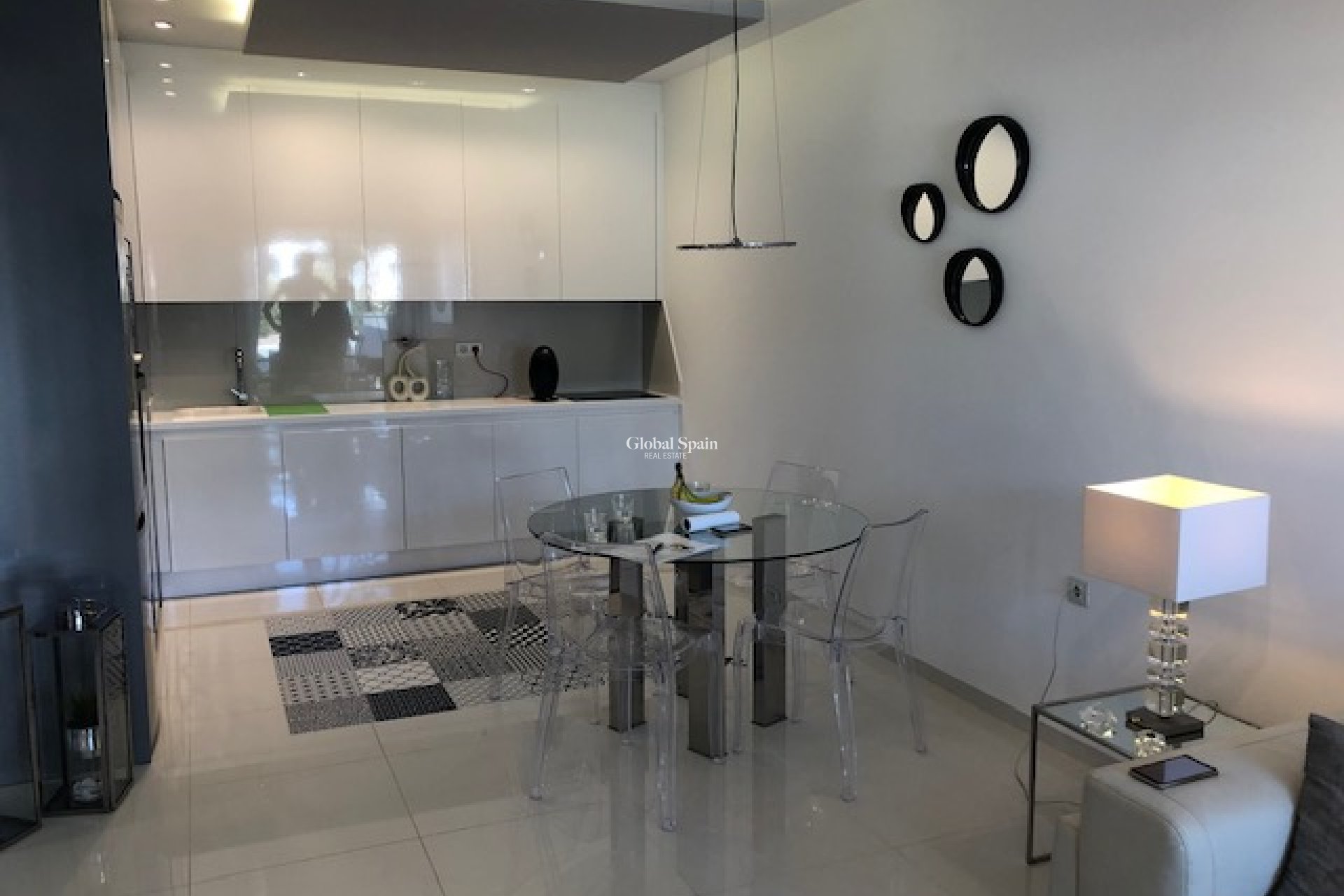 Venta - APARTAMENTO -
MIL PALMERAS 