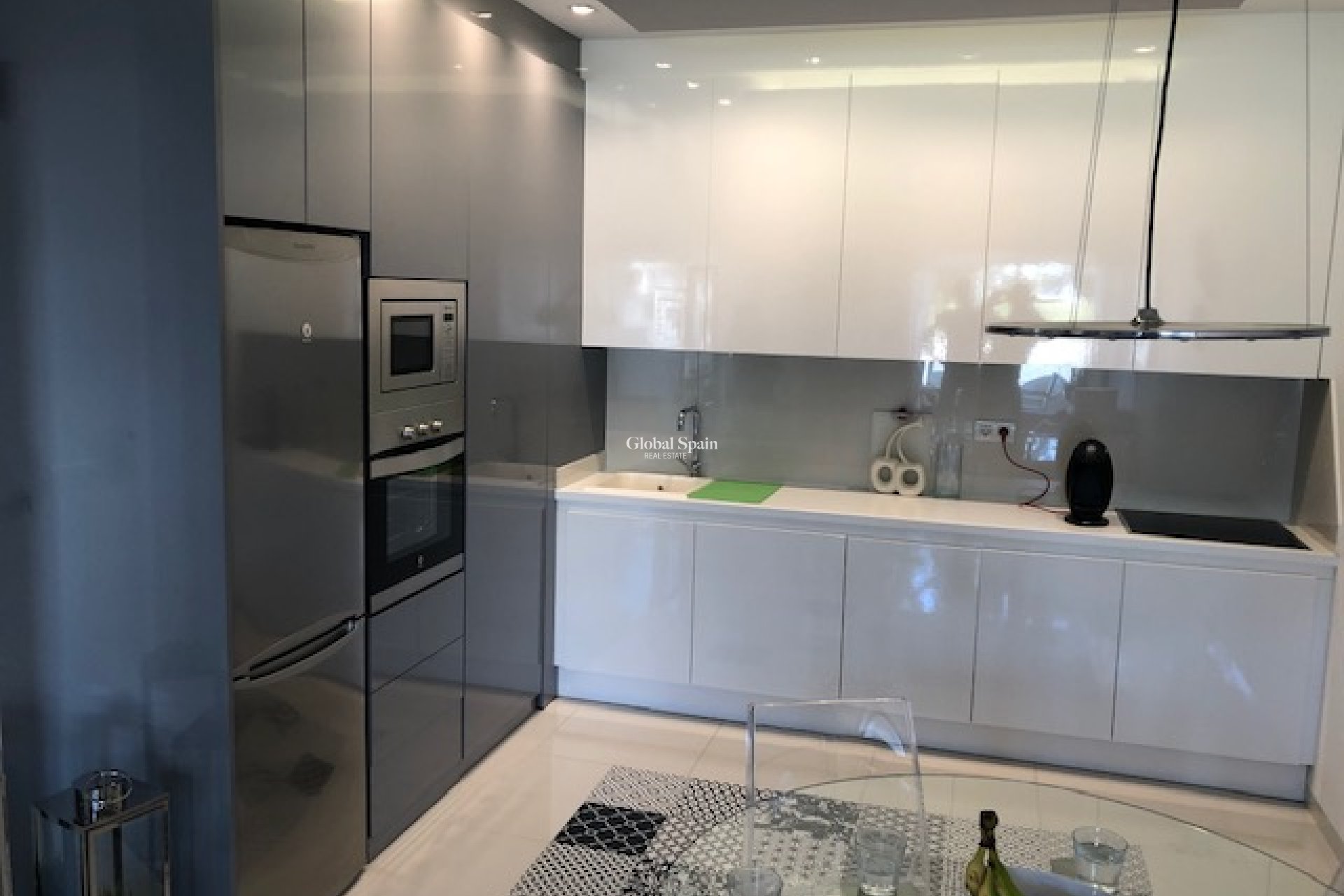 Venta - APARTAMENTO -
MIL PALMERAS 