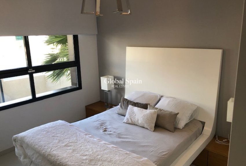 Venta - APARTAMENTO -
MIL PALMERAS 