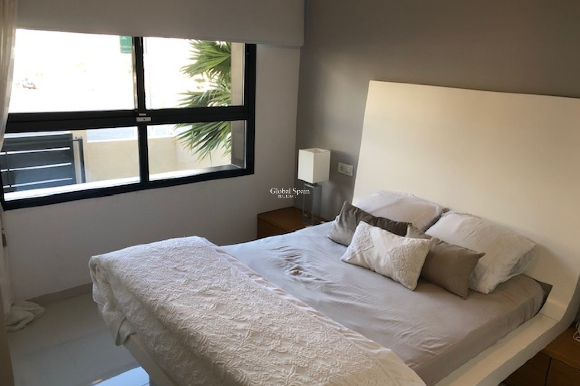 Venta - APARTAMENTO -
MIL PALMERAS 