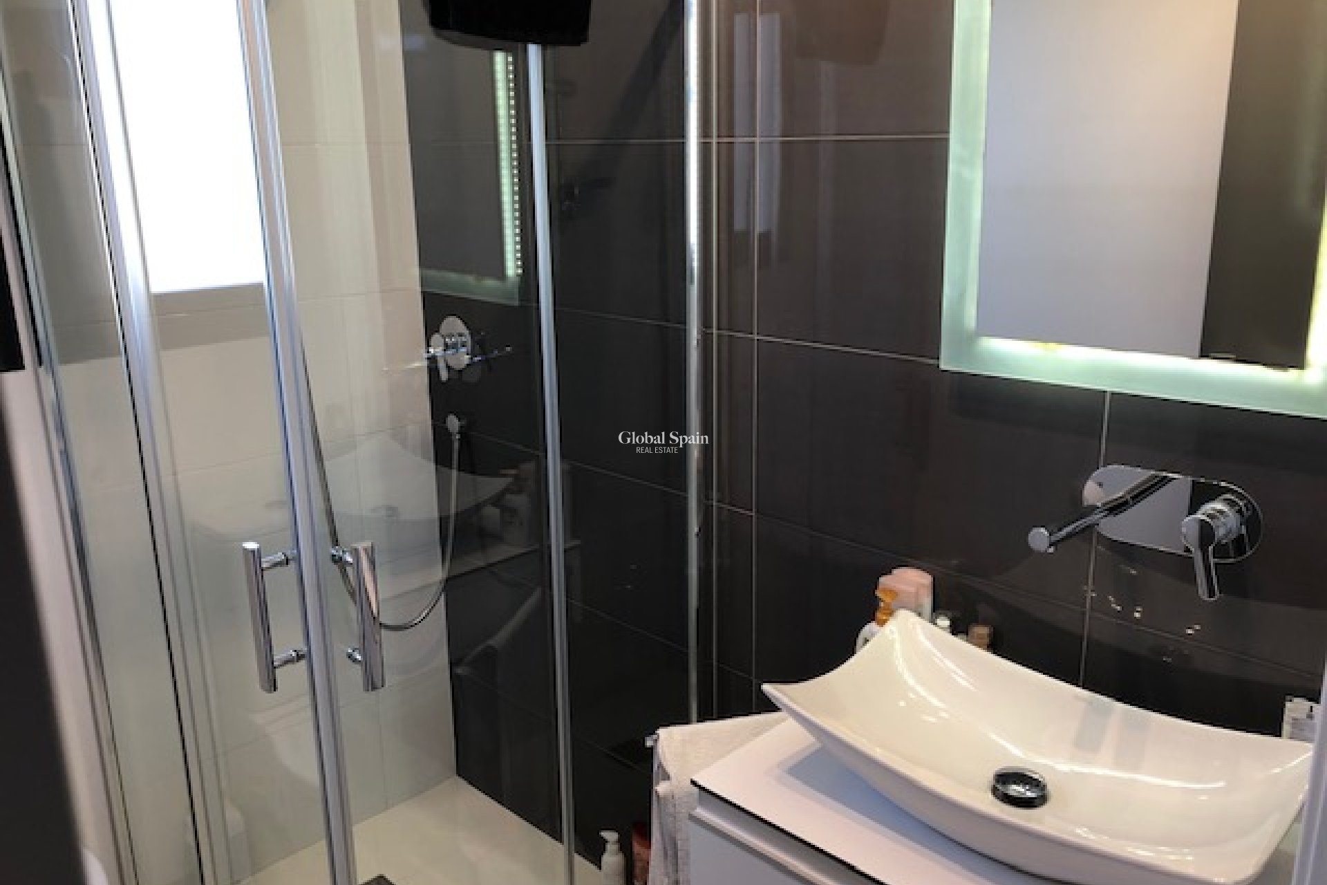 Venta - APARTAMENTO -
MIL PALMERAS 