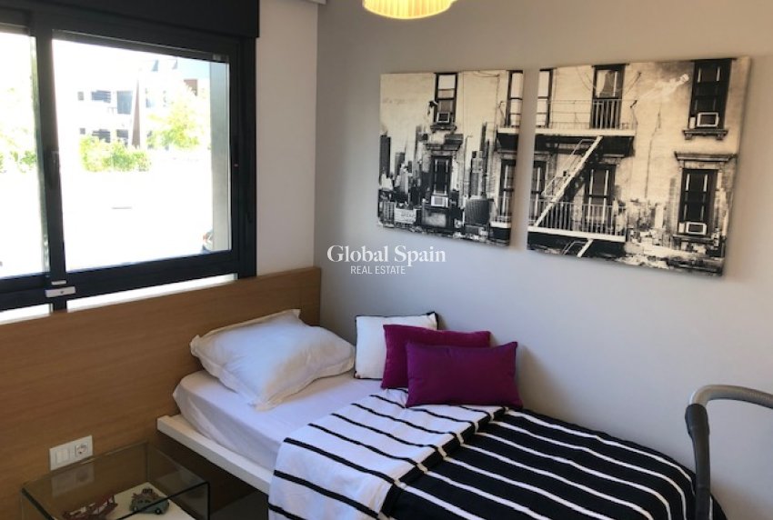 Venta - APARTAMENTO -
MIL PALMERAS 