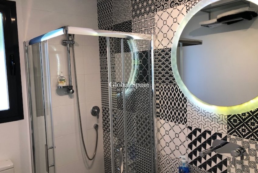 Venta - APARTAMENTO -
MIL PALMERAS 