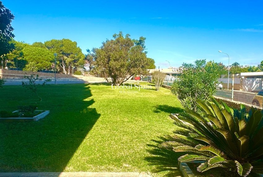 Venta - APARTAMENTO -
ORIHUELA COSTA - Altos de campoamor