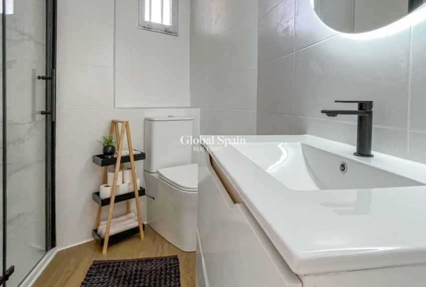 Venta - APARTAMENTO -
ORIHUELA COSTA - CABO ROIG