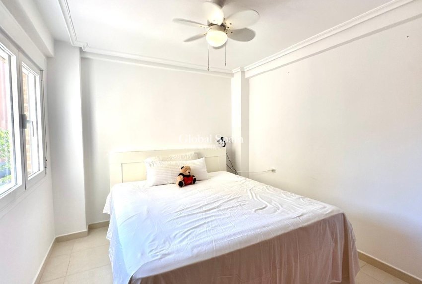 Venta - APARTAMENTO -
ORIHUELA COSTA - CAMPOAMOR