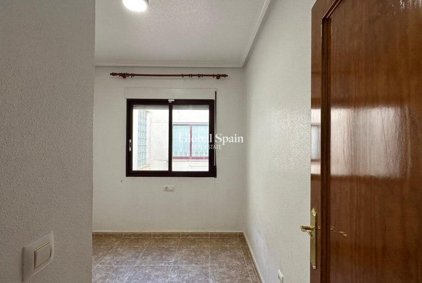 Venta - APARTAMENTO -
ORIHUELA COSTA - CAMPOAMOR