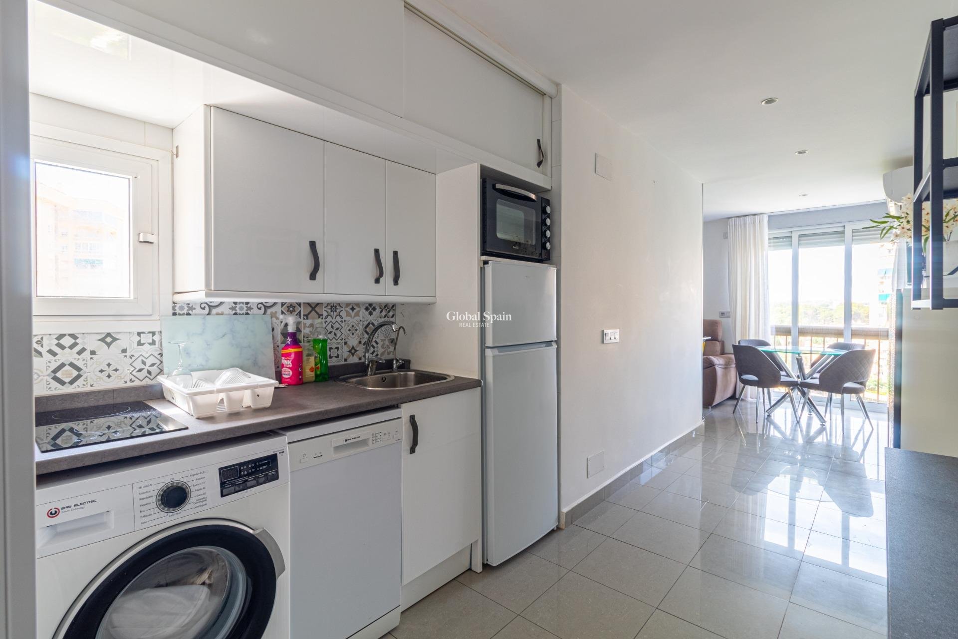 Venta - APARTAMENTO -
ORIHUELA COSTA - CAMPOAMOR