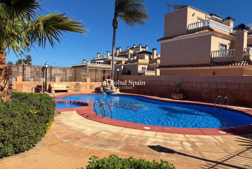 Venta - APARTAMENTO -
ORIHUELA COSTA - Costa Blanca