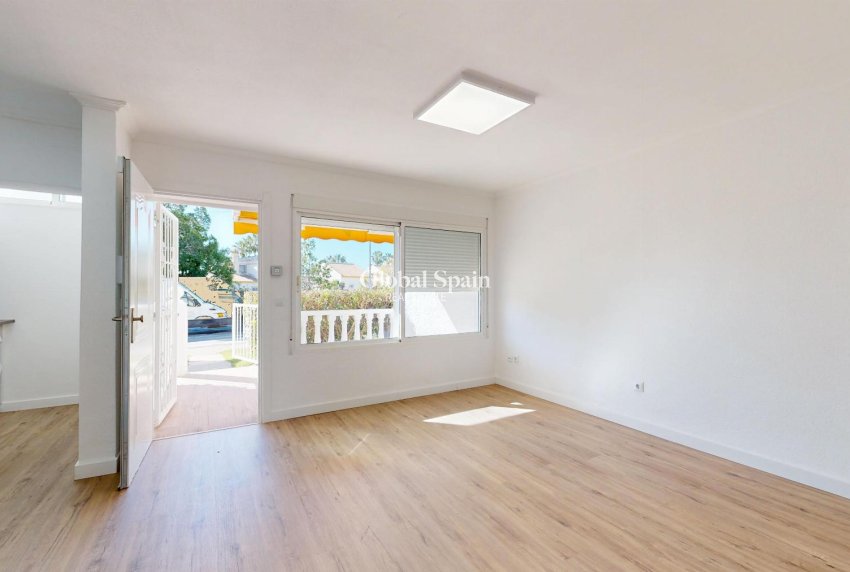 Venta - APARTAMENTO -
ORIHUELA COSTA - Costa Blanca