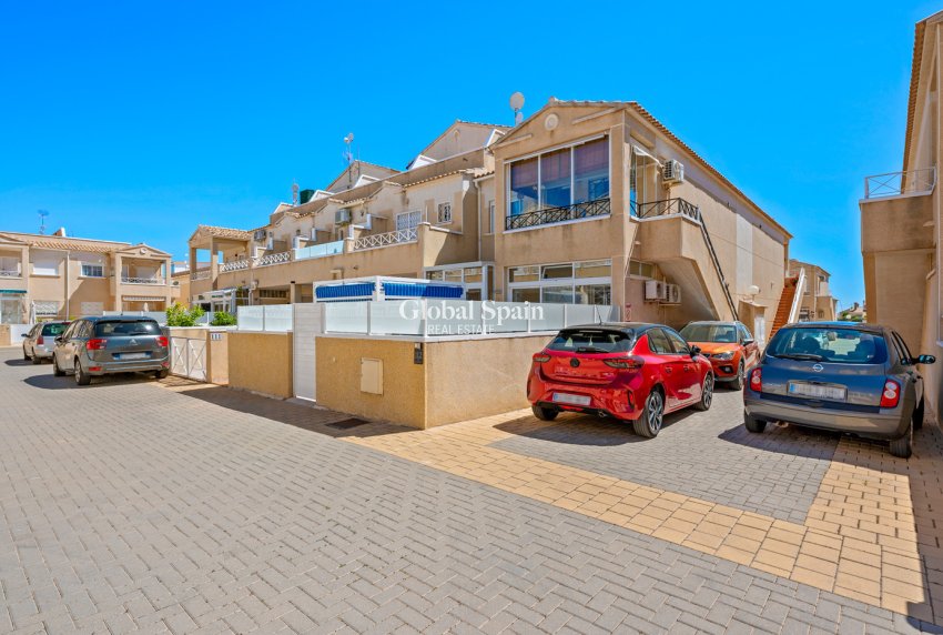Venta - APARTAMENTO -
ORIHUELA COSTA - Costa Blanca