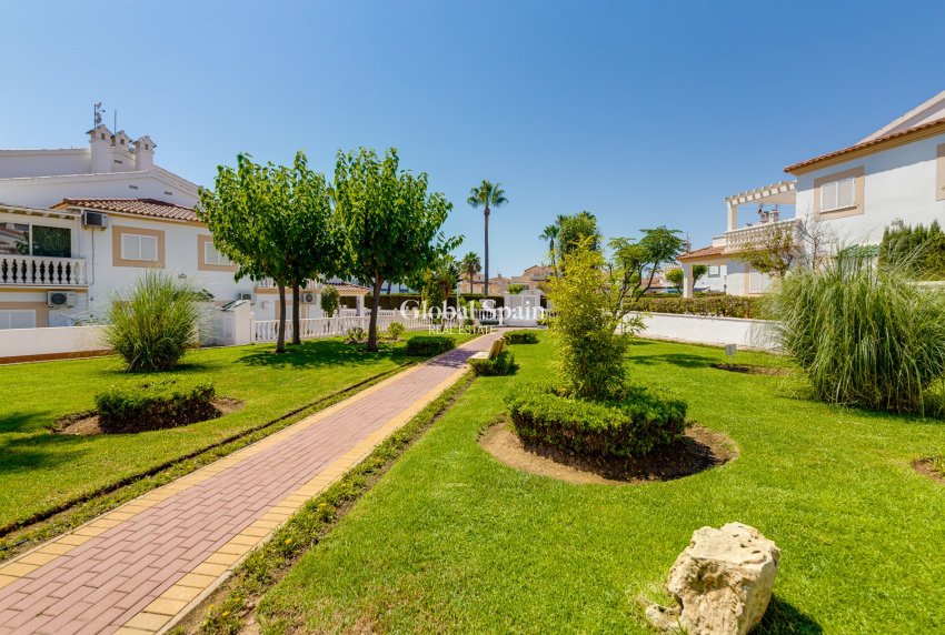 Venta - APARTAMENTO -
ORIHUELA COSTA - Costa Blanca