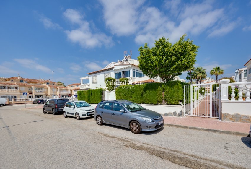 Venta - APARTAMENTO -
ORIHUELA COSTA - Costa Blanca
