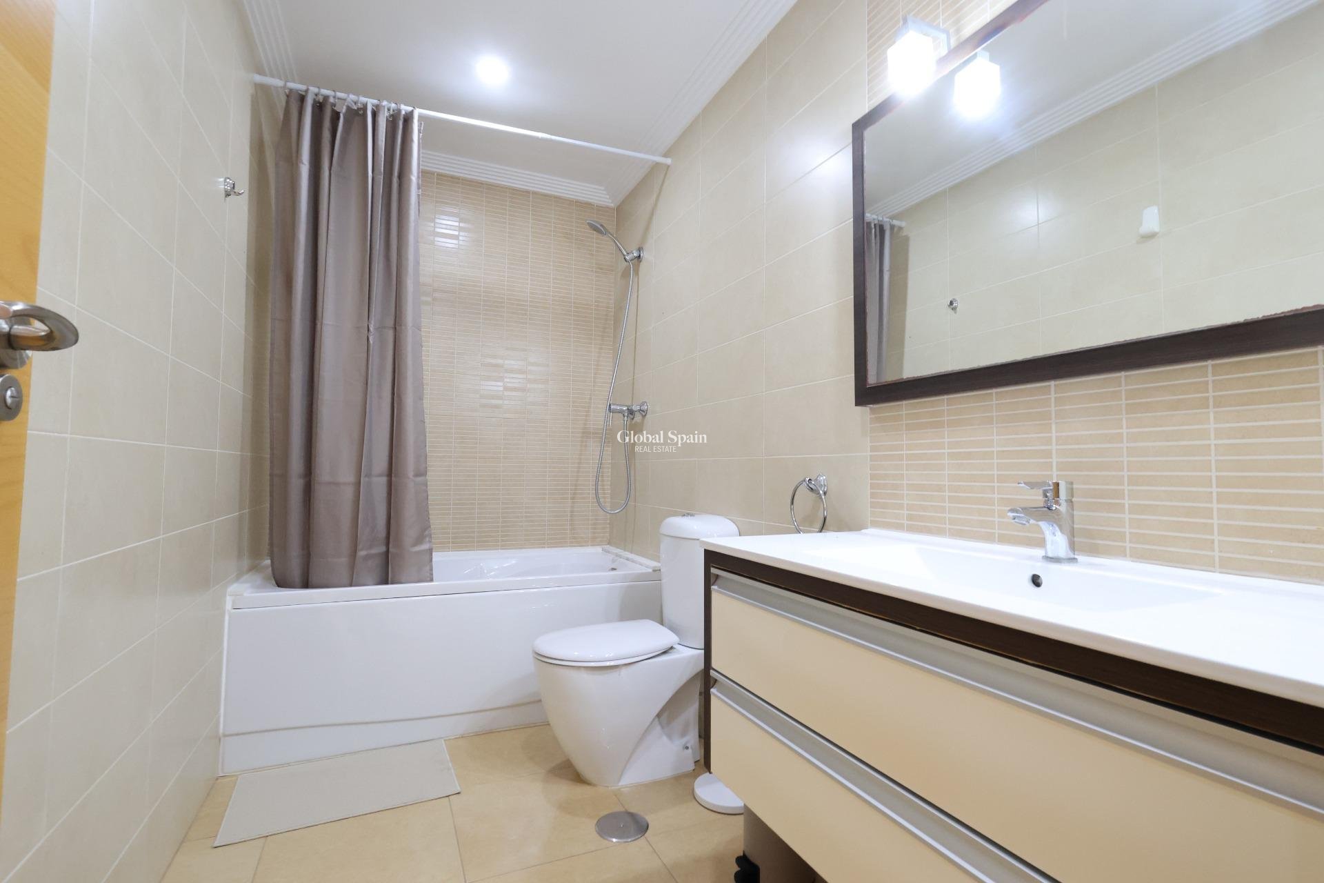 Venta - APARTAMENTO -
ORIHUELA COSTA - Costa Blanca