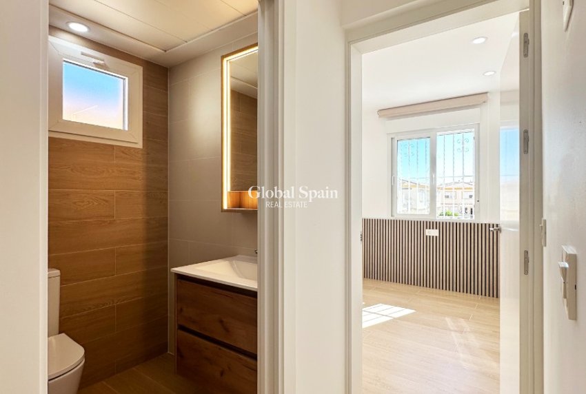 Venta - APARTAMENTO -
ORIHUELA COSTA - Costa Blanca