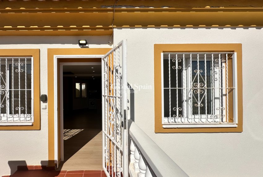 Venta - APARTAMENTO -
ORIHUELA COSTA - Costa Blanca
