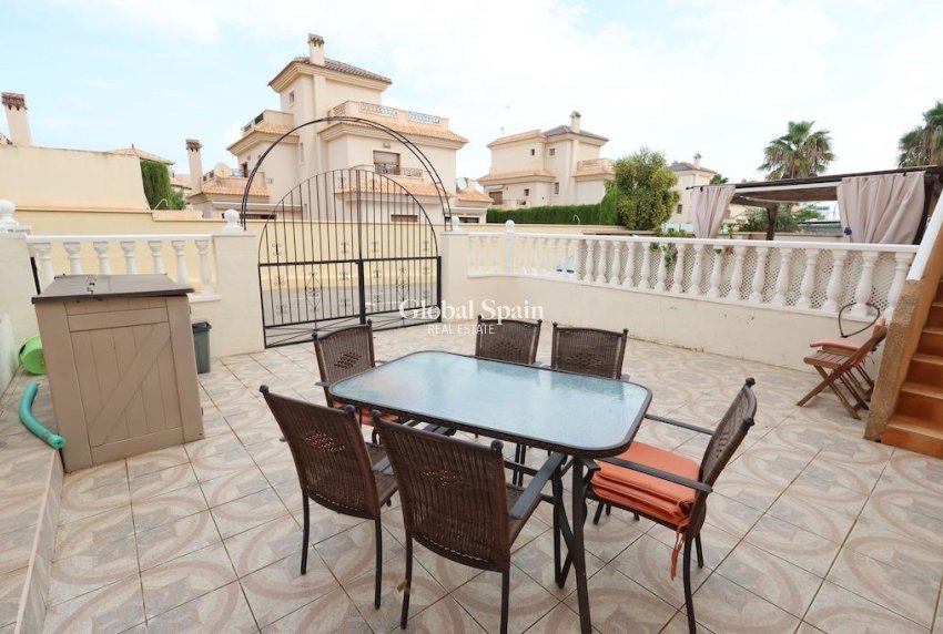 Venta - APARTAMENTO -
ORIHUELA COSTA - Costa Blanca