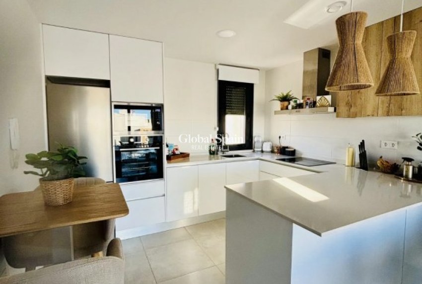 Venta - APARTAMENTO -
ORIHUELA COSTA - Inland