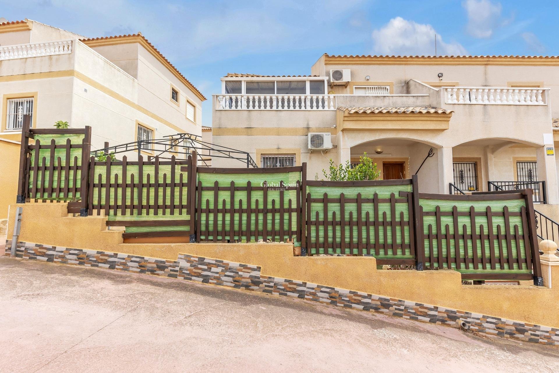 Venta - APARTAMENTO -
ORIHUELA COSTA - La Florida