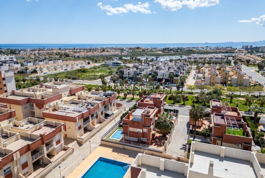 Venta - Apartamento -
ORIHUELA COSTA - La Regia