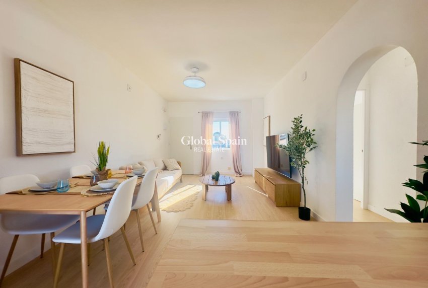 Venta - Apartamento -
ORIHUELA COSTA - La Regia