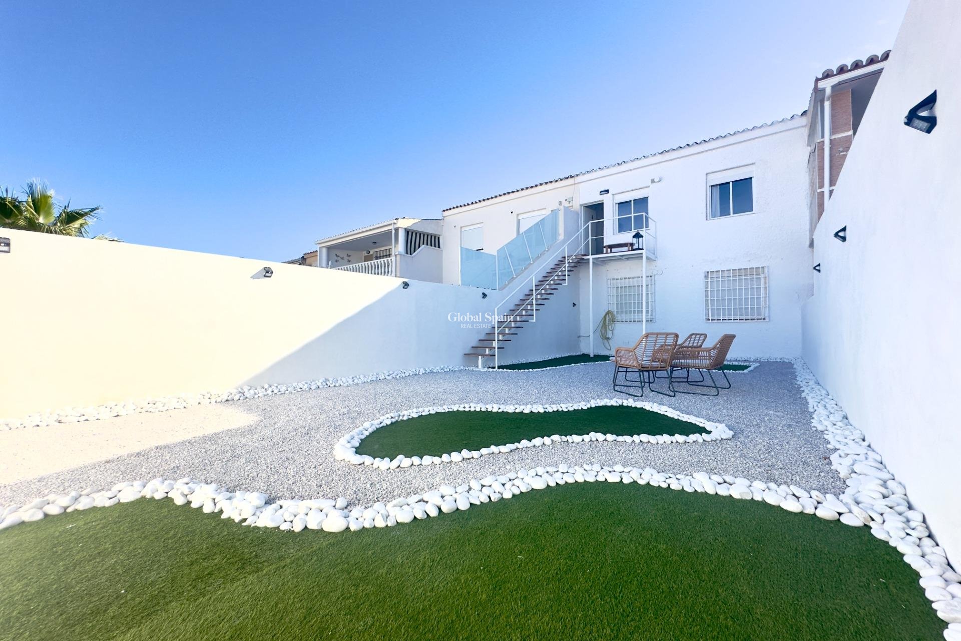 Venta - APARTAMENTO -
ORIHUELA COSTA - La Regia