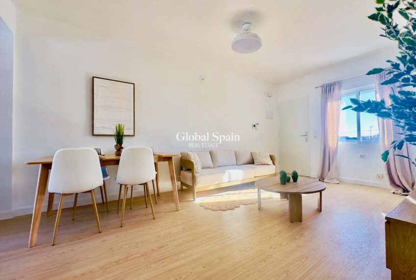 Venta - APARTAMENTO -
ORIHUELA COSTA - La Regia