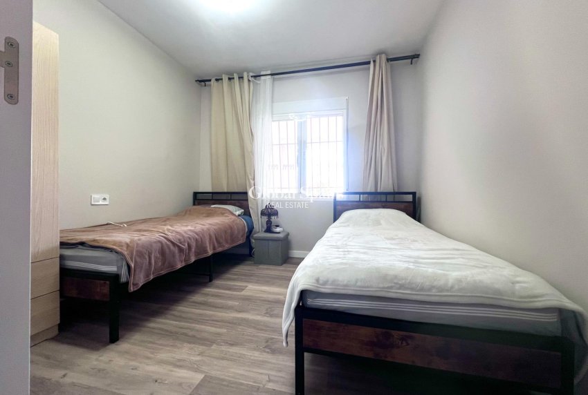 Venta - APARTAMENTO -
ORIHUELA COSTA - La Regia