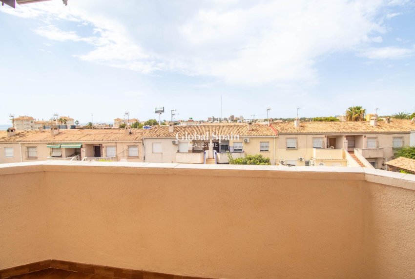 Venta - APARTAMENTO -
ORIHUELA COSTA - La Regia